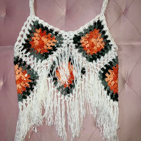 Crochet crop top - Picture 2 of 5